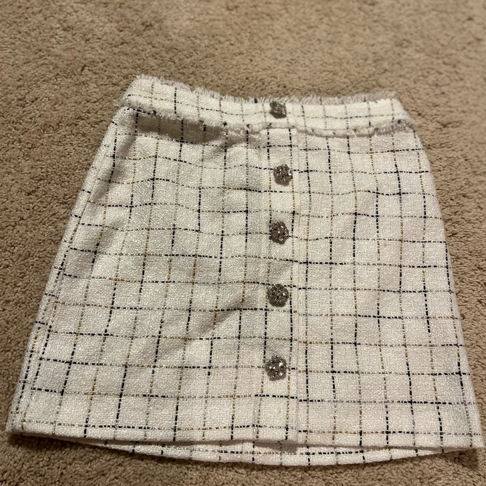 Tweed skirt with Crystal button